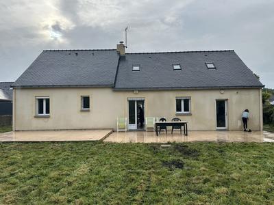 Maison traditionnelle - 131 m² - 7 pièces