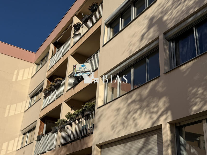 Appartement - 80 m² - 5 pièces