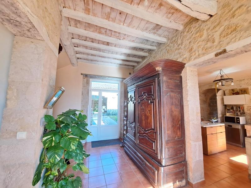 Maison - 220 m² - 8 pièces