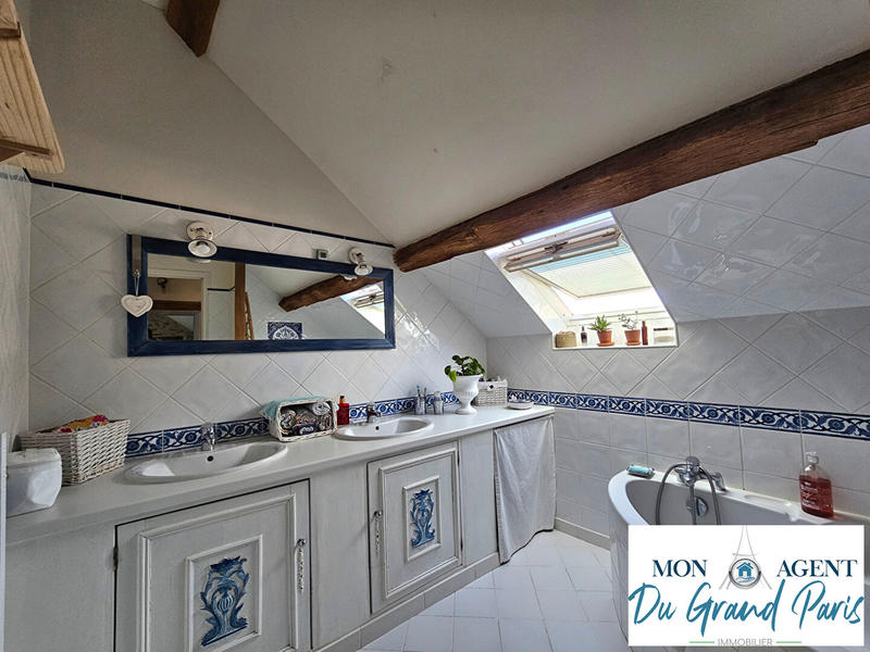 Maison - 184 m² - 7 pièces