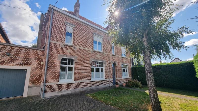 Maison bourgeoise - 250 m² - 12 pièces