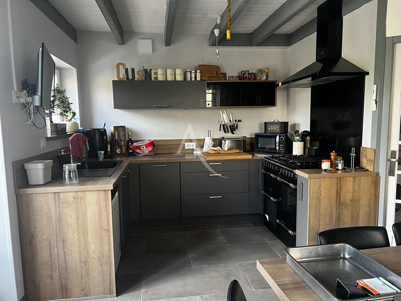 Maison - 101 m² - 6 pièces