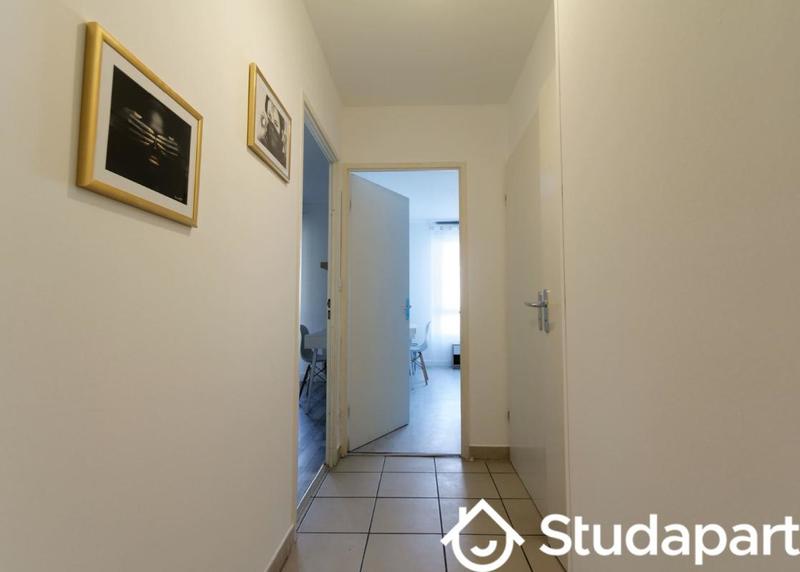 Chambre - 11 m² - 1 pièce