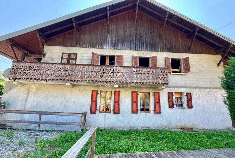 Châlet - 220 m² - 7 pièces