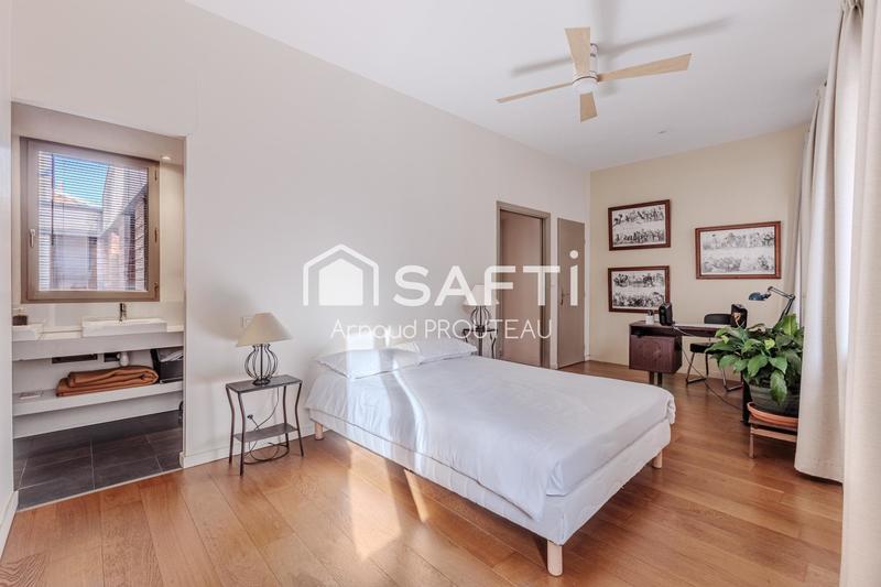 Appartement - 145 m² - 6 pièces