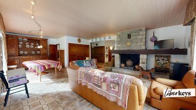 Maison - 330 m² - 12 pièces