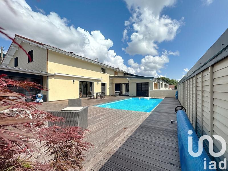 Maison - 272 m² - 8 pièces