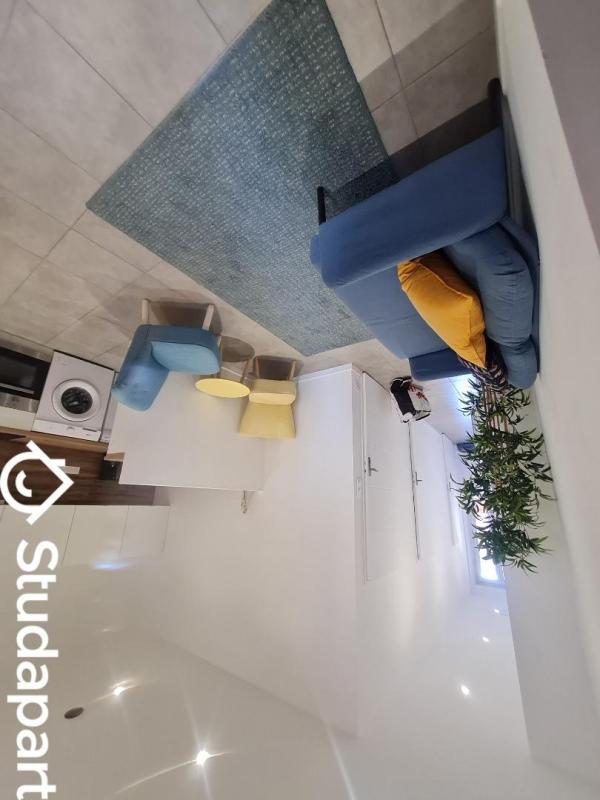 Appartement - 80 m² - 5 pièces