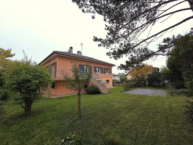 Maison - 200 m² - 10 pièces