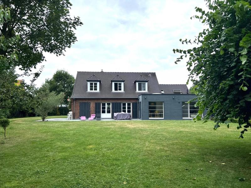 Maison - 300 m² - 9 pièces