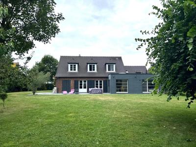 Maison - 300 m² - 9 pièces