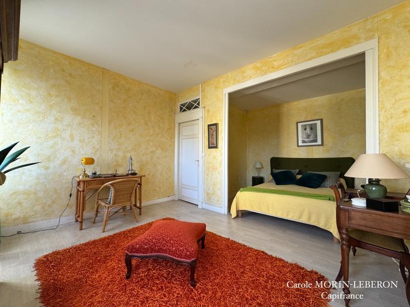 Maison de ville - 320 m² - 13 pièces