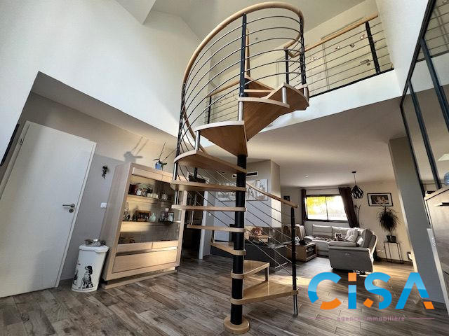 Villa - 211 m² - 8 pièces