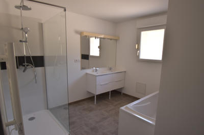 Maison - 123 m² - 4 pièces