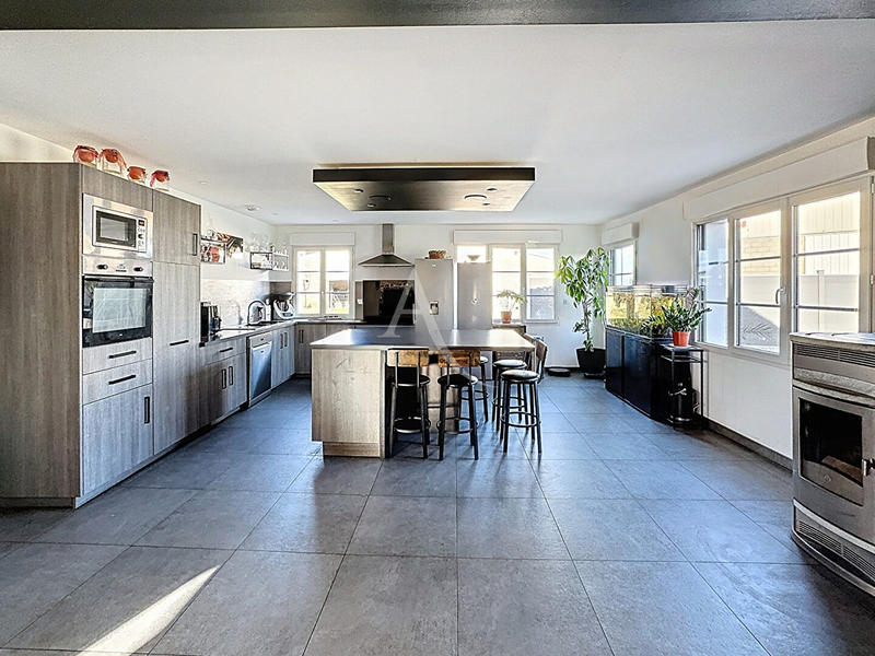 Maison - 173 m² - 7 pièces