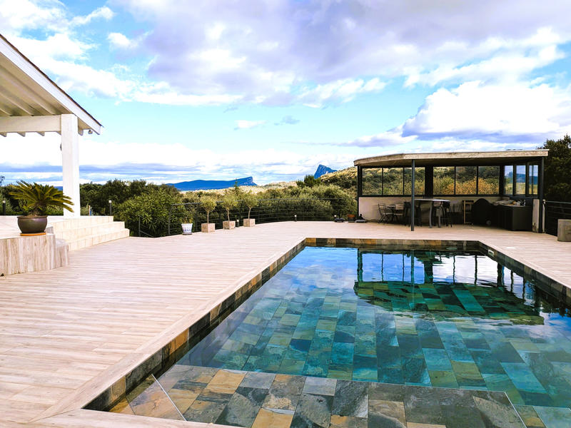 Maison - 210 m² - 8 pièces