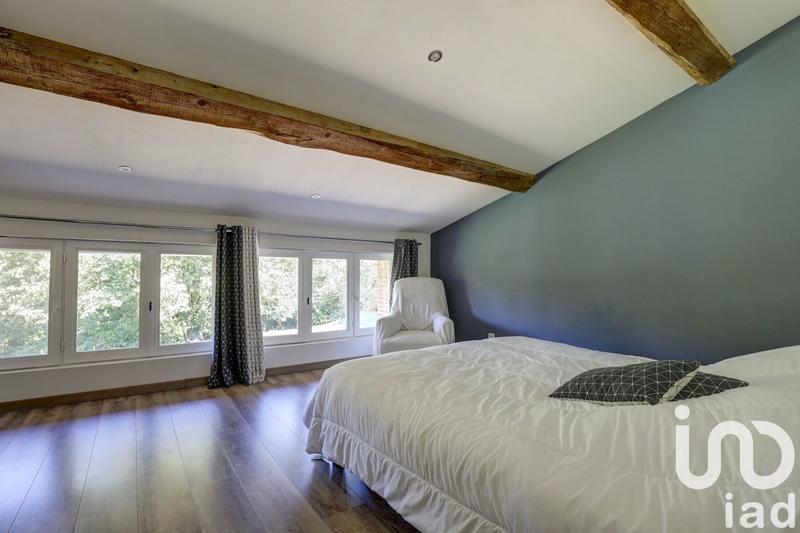 Maison - 369 m² - 11 pièces