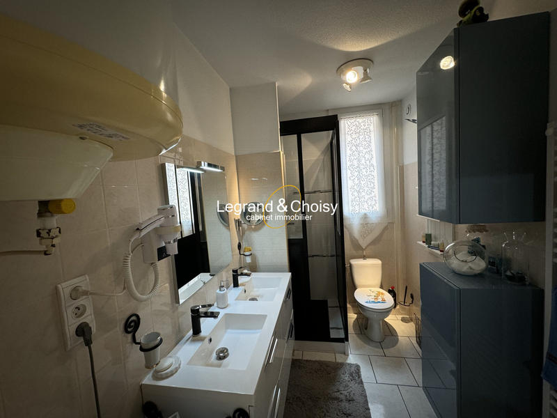 Maison - 340 m² - 8 pièces