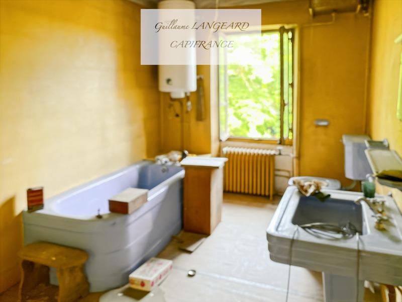 Propriété - 409 m² - 10 pièces