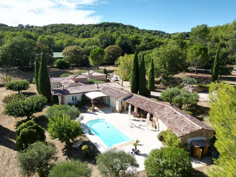 Maison - 314 m² - 10 pièces