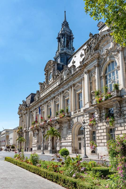 Maison - 264 m² - 10 pièces