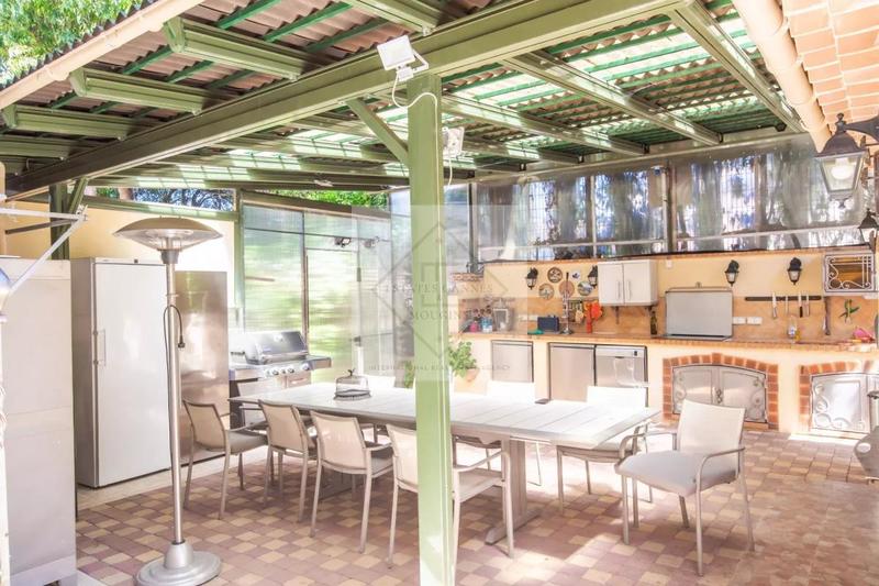 Villa - 247 m² - 6 pièces