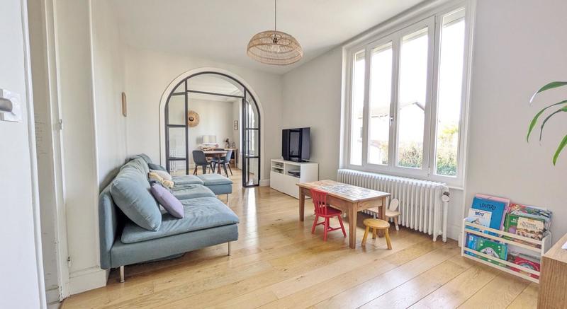 Maison - 93 m² - 4 pièces