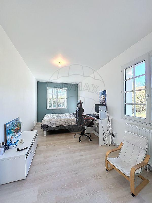 Maison - 185 m² - 6 pièces