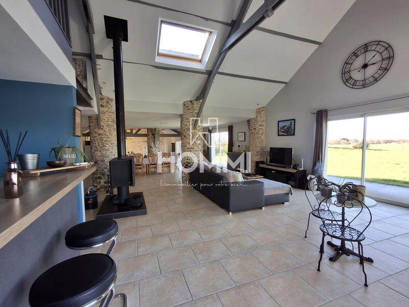 Maison - 253 m² - 8 pièces