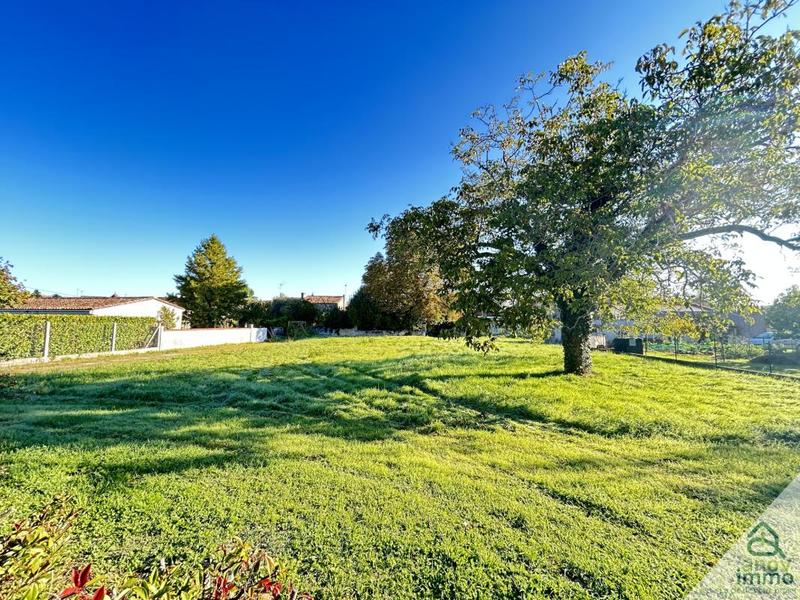 Terrain constructible - 1 376 m²