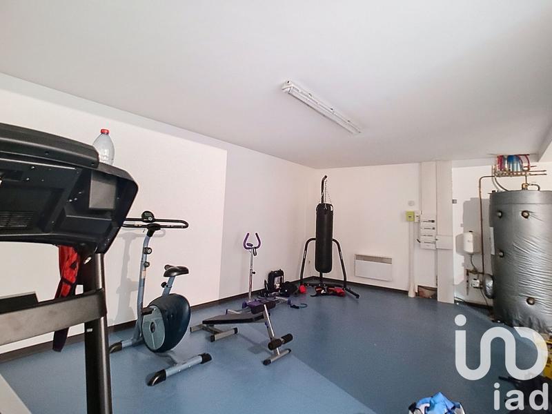 Maison - 220 m² - 8 pièces