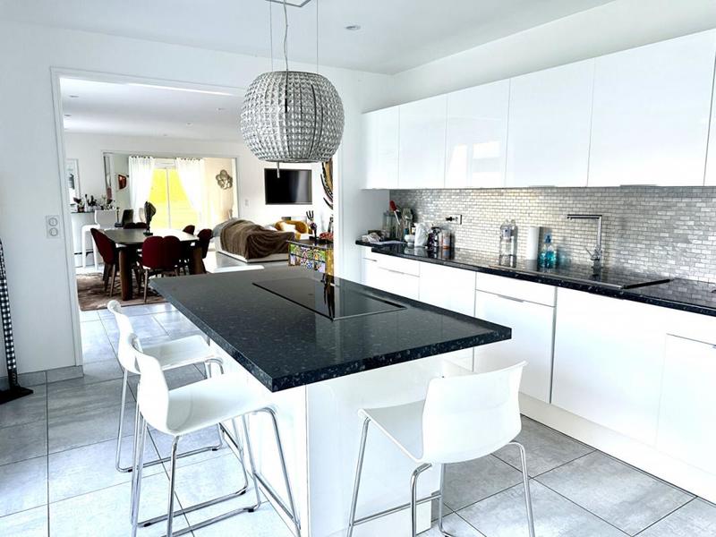 Maison - 170 m² - 6 pièces