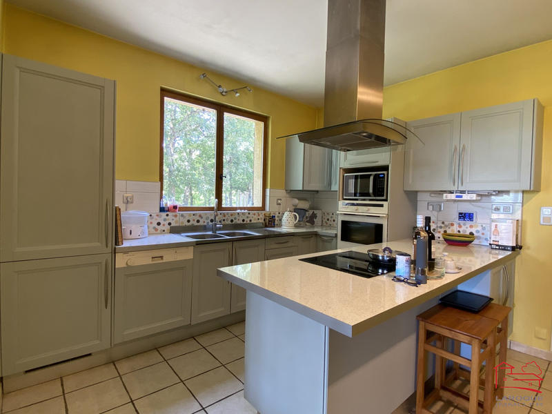 Maison - 170 m² - 8 pièces