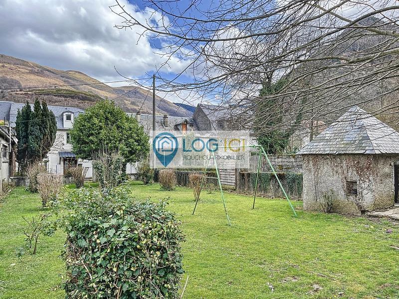 Maison - 205 m² - 8 pièces