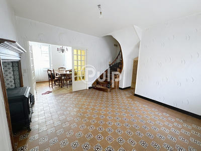 Maison de maîtres - 65 m² - 8 pièces