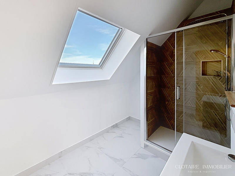 Appartement - 96 m² - 5 pièces