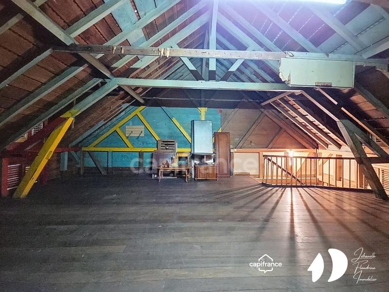 Immeuble - 195 m² - 10 pièces