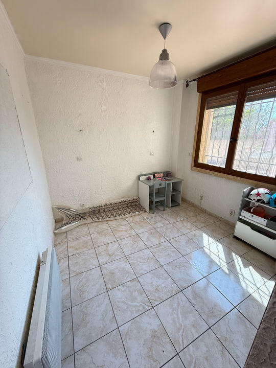 Maison - 230 m² - 8 pièces