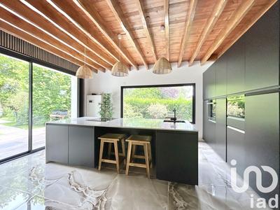 Maison - 204 m² - 7 pièces