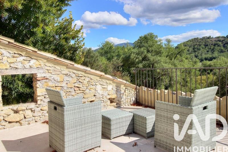 Maison - 220 m² - 8 pièces