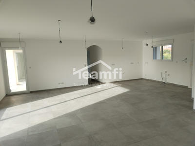 Maison - 104 m² - 6 pièces