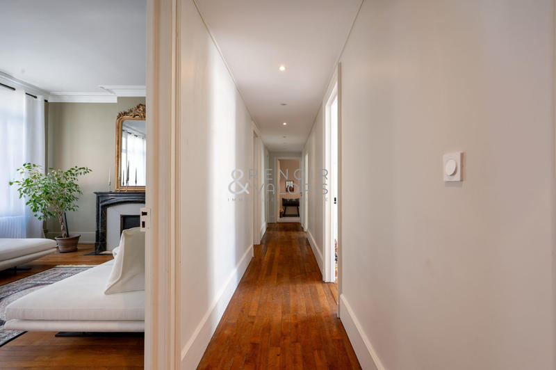 Appartement - 148 m² - 5 pièces