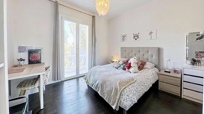 Villa - 222 m² - 6 pièces