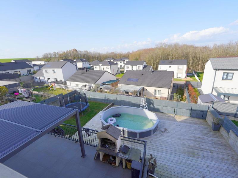 Maison - 110 m² - 6 pièces