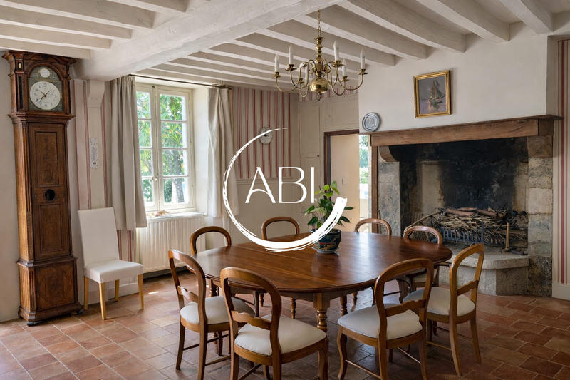 Maison ancienne - 230 m² - 9 pièces