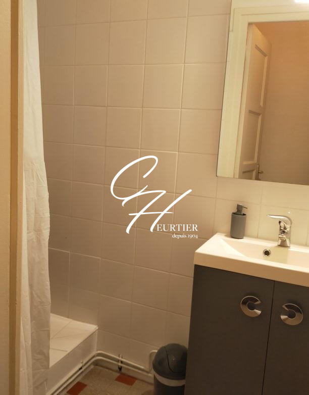 Bureau - 43 m² - 2 pièces