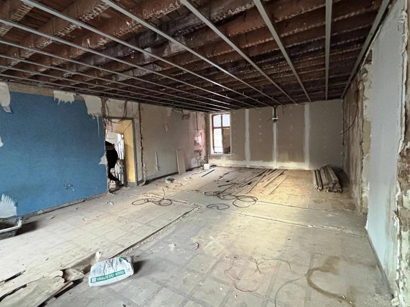 Immeuble - 1 200 m² - 35 pièces