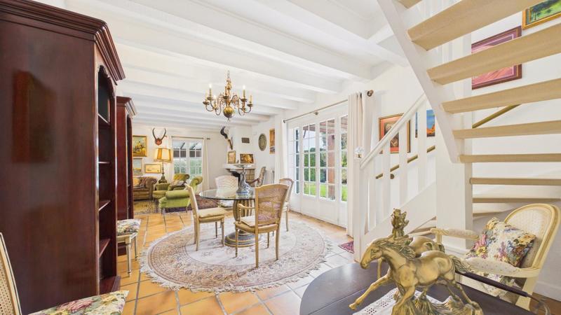 Maison - 200 m² - 7 pièces