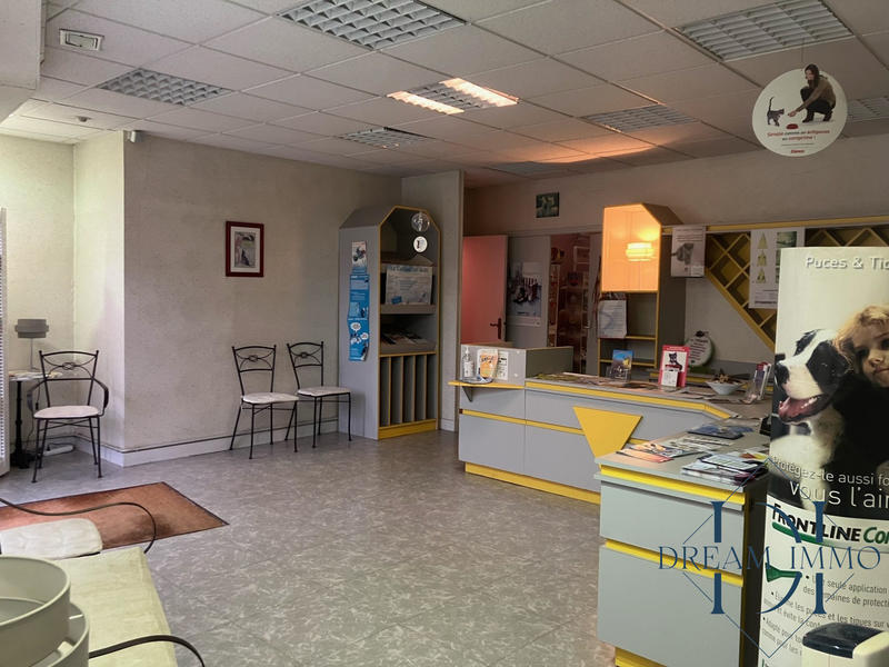 Local commercial - 161 m² - 4 pièces