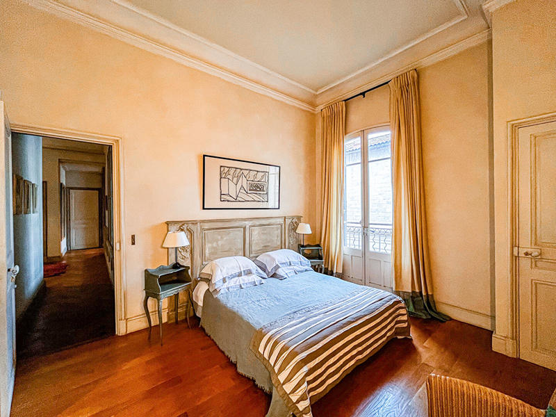 Demeure - 565 m² - 14 pièces